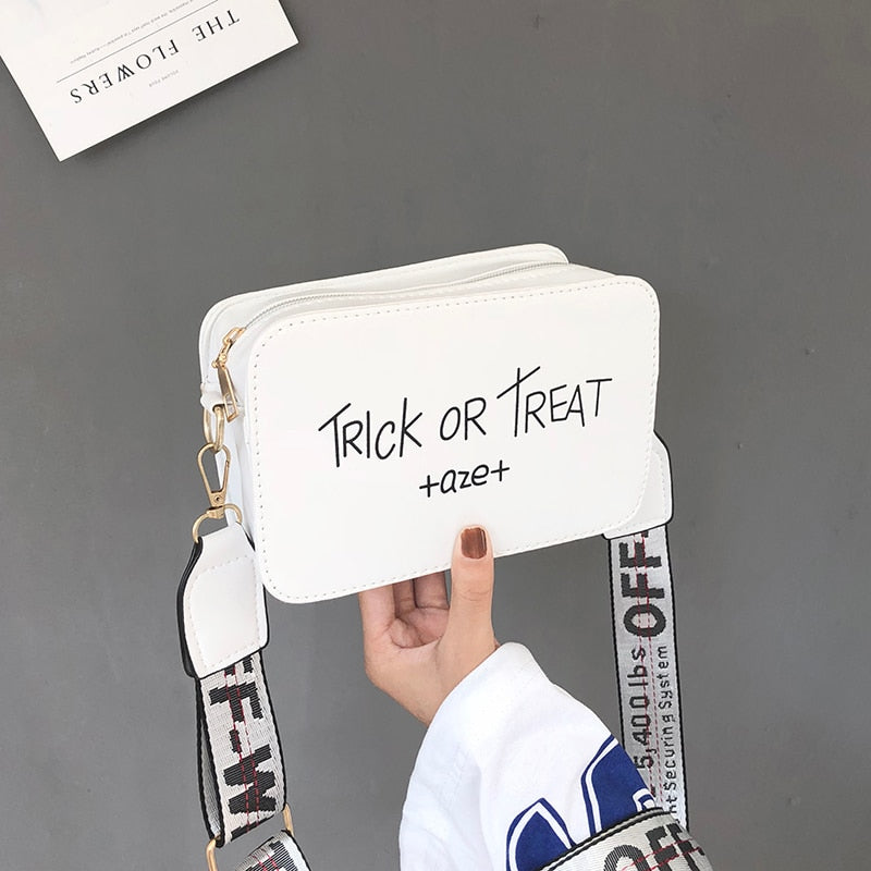 "TRICK OR TREAT" PRINTED WHITE SHOULDER BAG