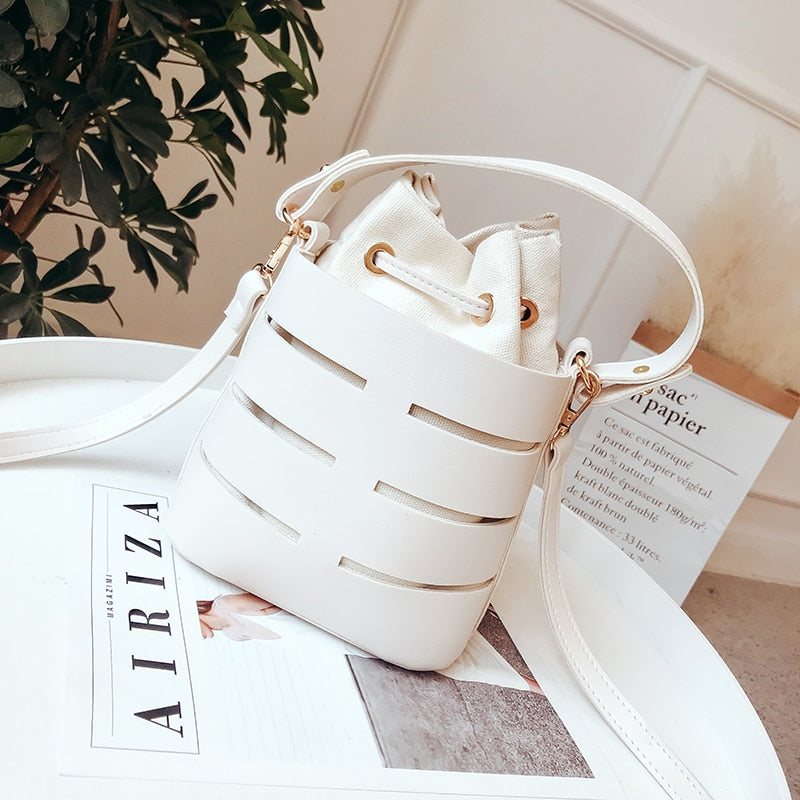 WHITE DRAWSTRING BUCKET BAG