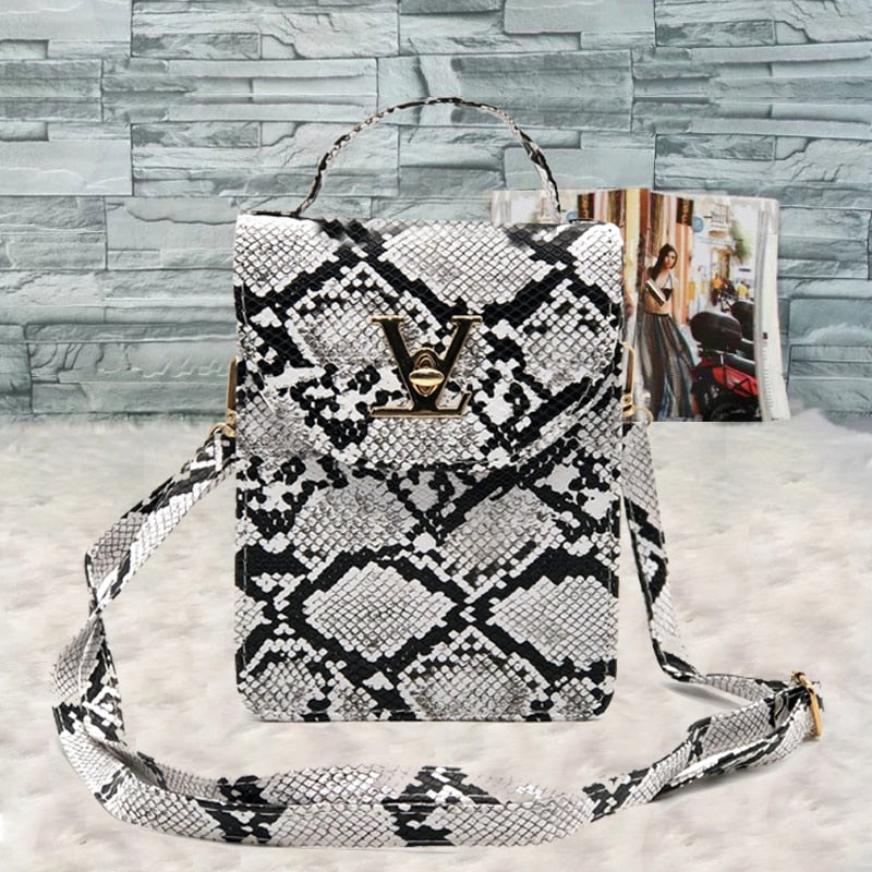 B&W SNAKE SKIN PATTERNED BAG