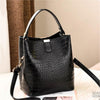 RETRO BLACK LEATHER SHOULDER BAG
