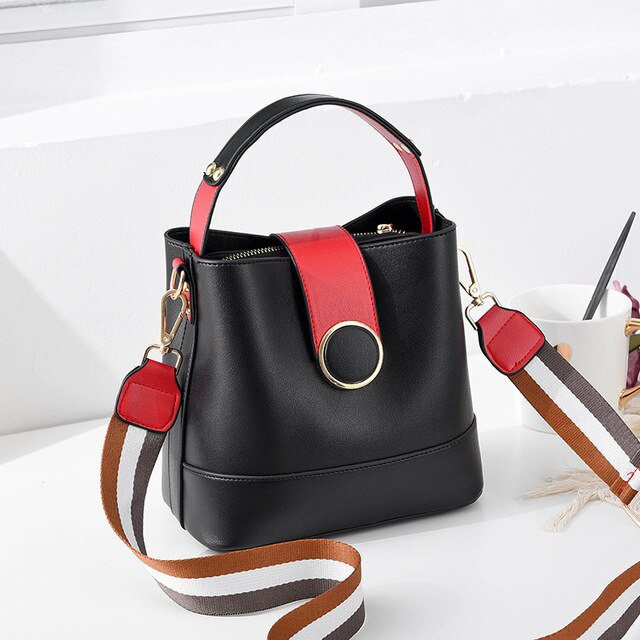 RETRO BLACK LEATHER SHOULDER BAG