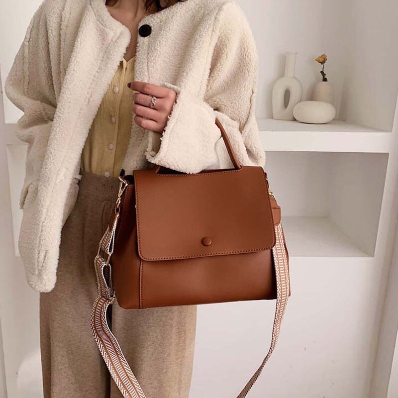 SIMPLE BROWN LARGE CAPACITY HANDBAG