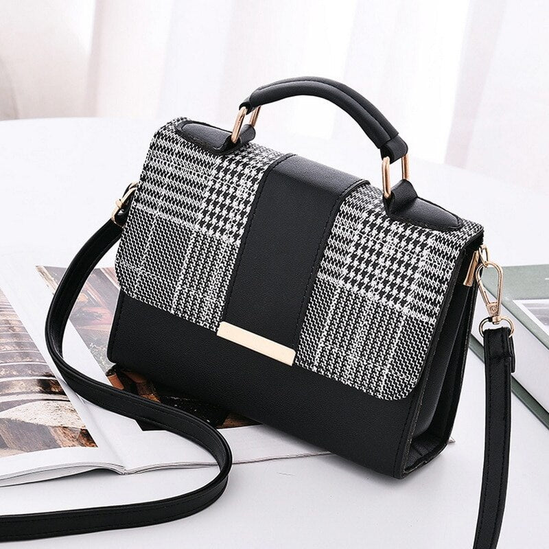B&W DETAILED LEATHER HANDBAG