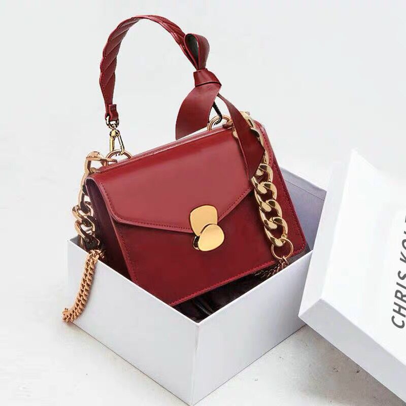 GOLD BUTTON AND CHAIN DETAILED RED HANDBAG