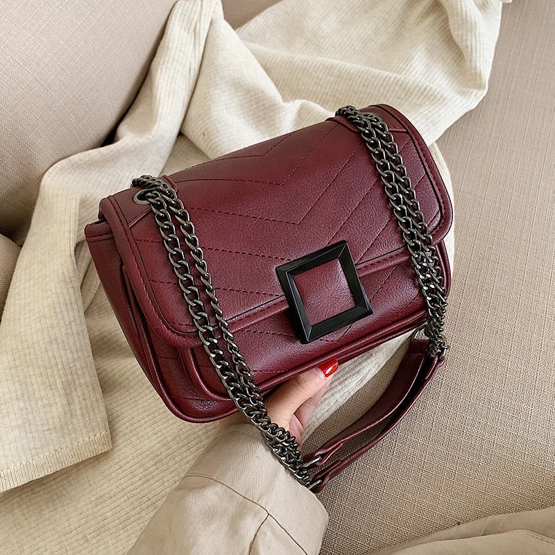 BLACK CHAIN DETAILED BURGUNDY BAG