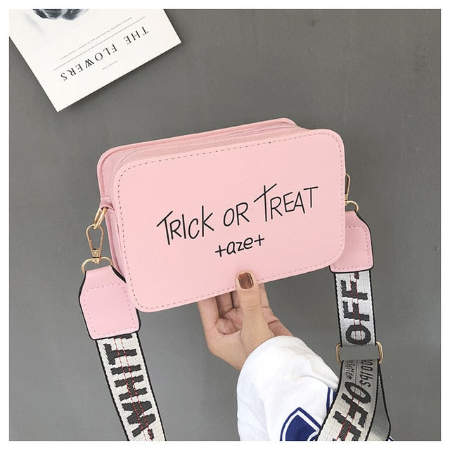 "TRICK OR TREAT" PRINTED WHITE SHOULDER BAG