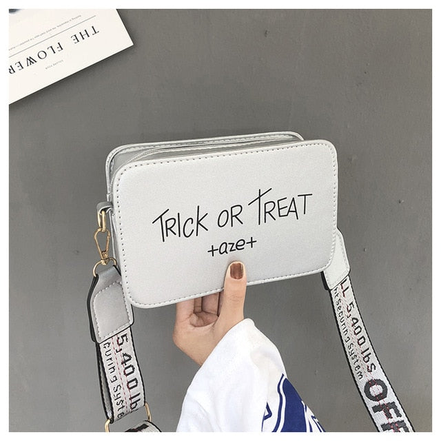 "TRICK OR TREAT" PRINTED WHITE SHOULDER BAG
