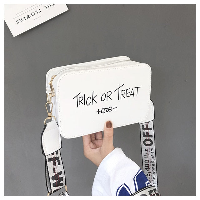 "TRICK OR TREAT" PRINTED WHITE SHOULDER BAG