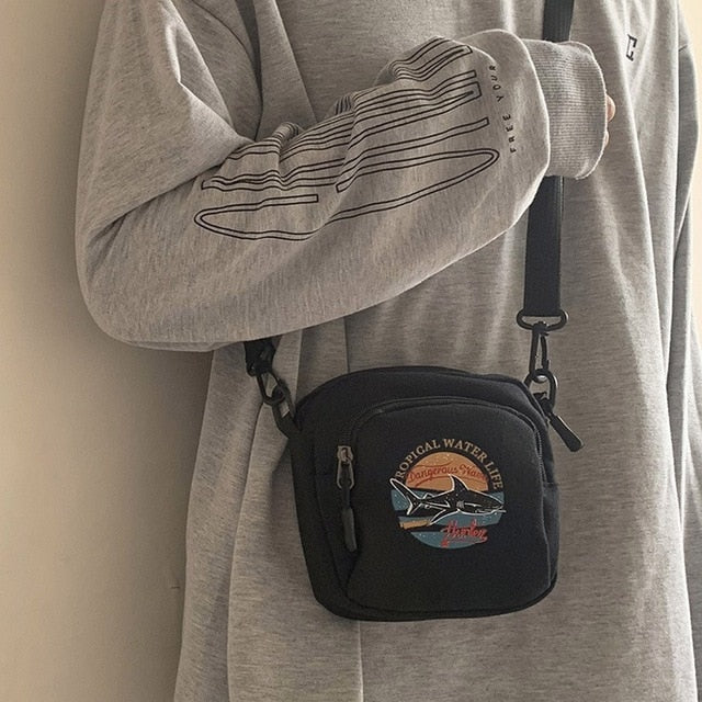 SUMMER VIBE PRINTED SHOULDER BAG