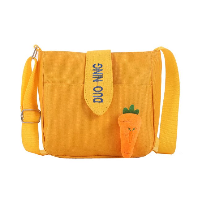 CARROT DETAILED SHOULDER BAG