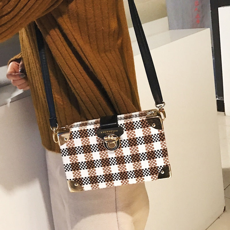 DIAGONAL PRINTED BAG