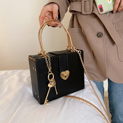 SHOPPING BAG STYLE HANDBAG