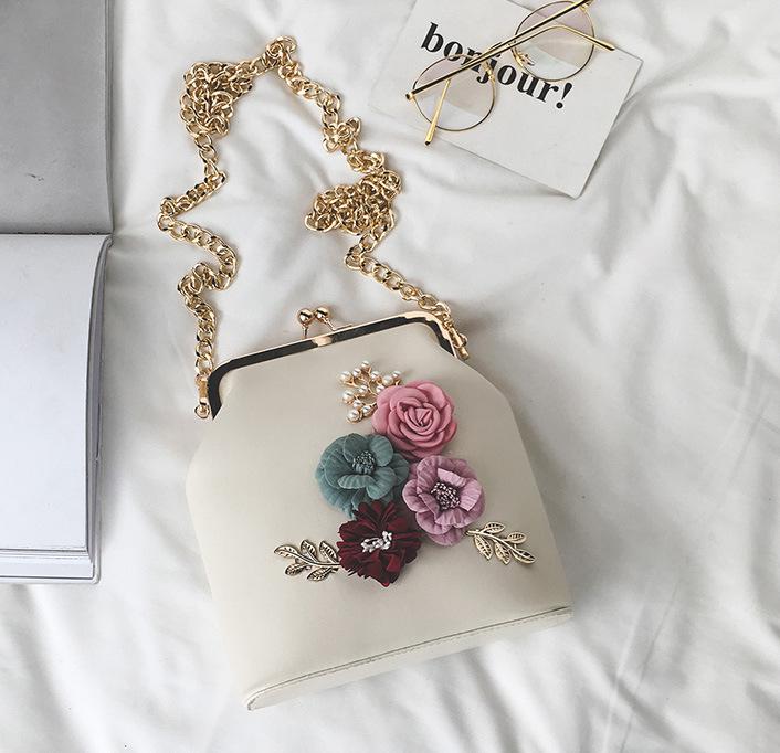 FLORAL CLUTCH