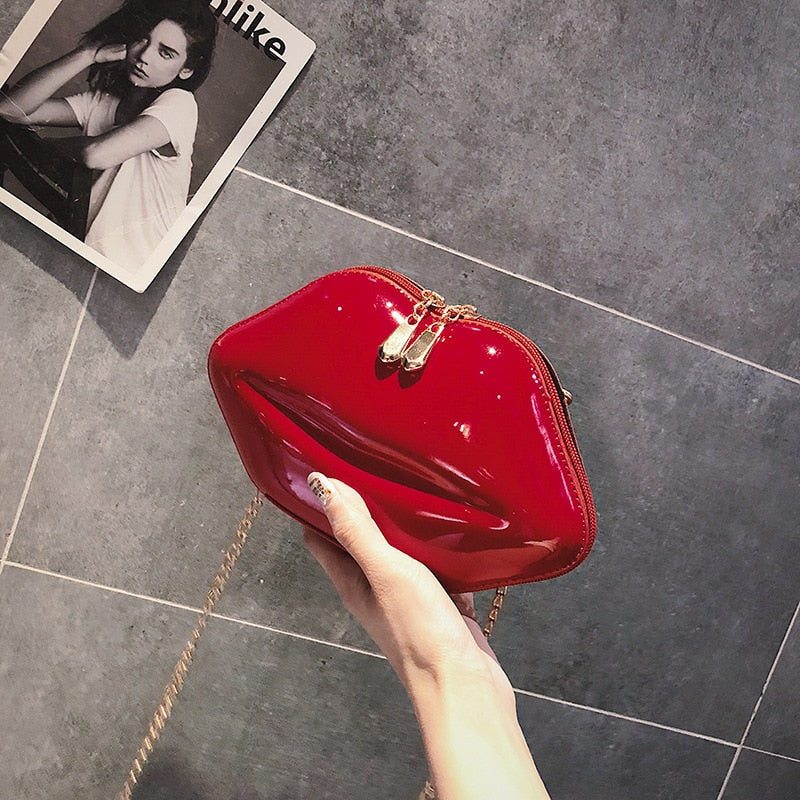 SEXY RED LIP SHAPED BAG