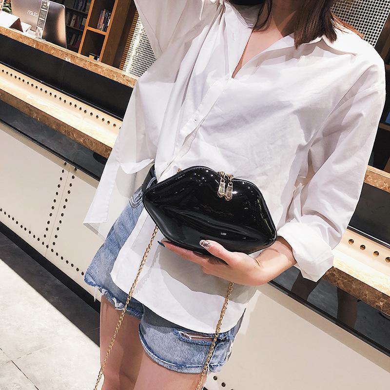 SEXY RED LIP SHAPED BAG