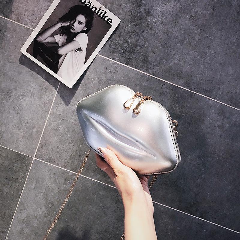 SEXY RED LIP SHAPED BAG