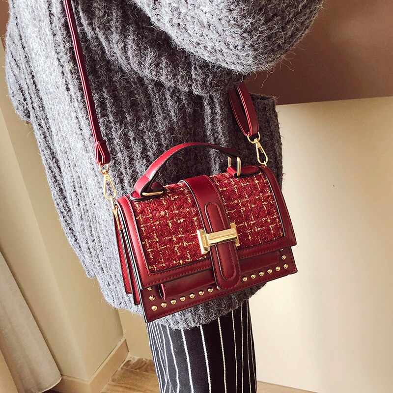 BLACK LEATHER LINE DETAILED WHITE BAG