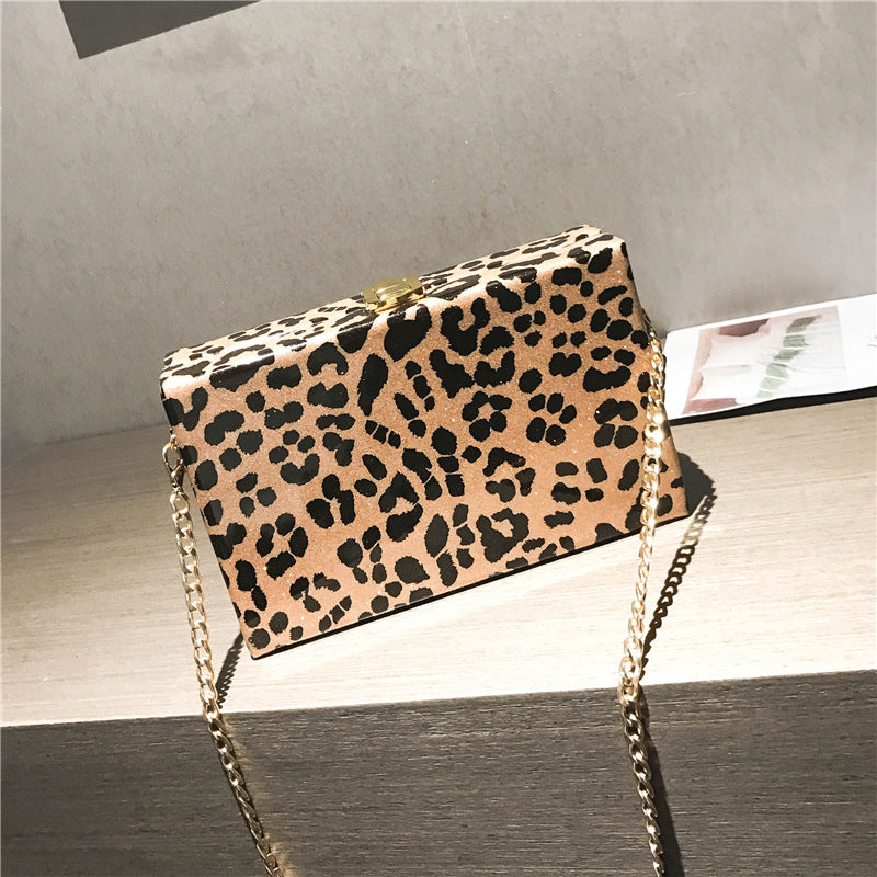 STYLISH LEOPARD PATTERNED BOX BAG